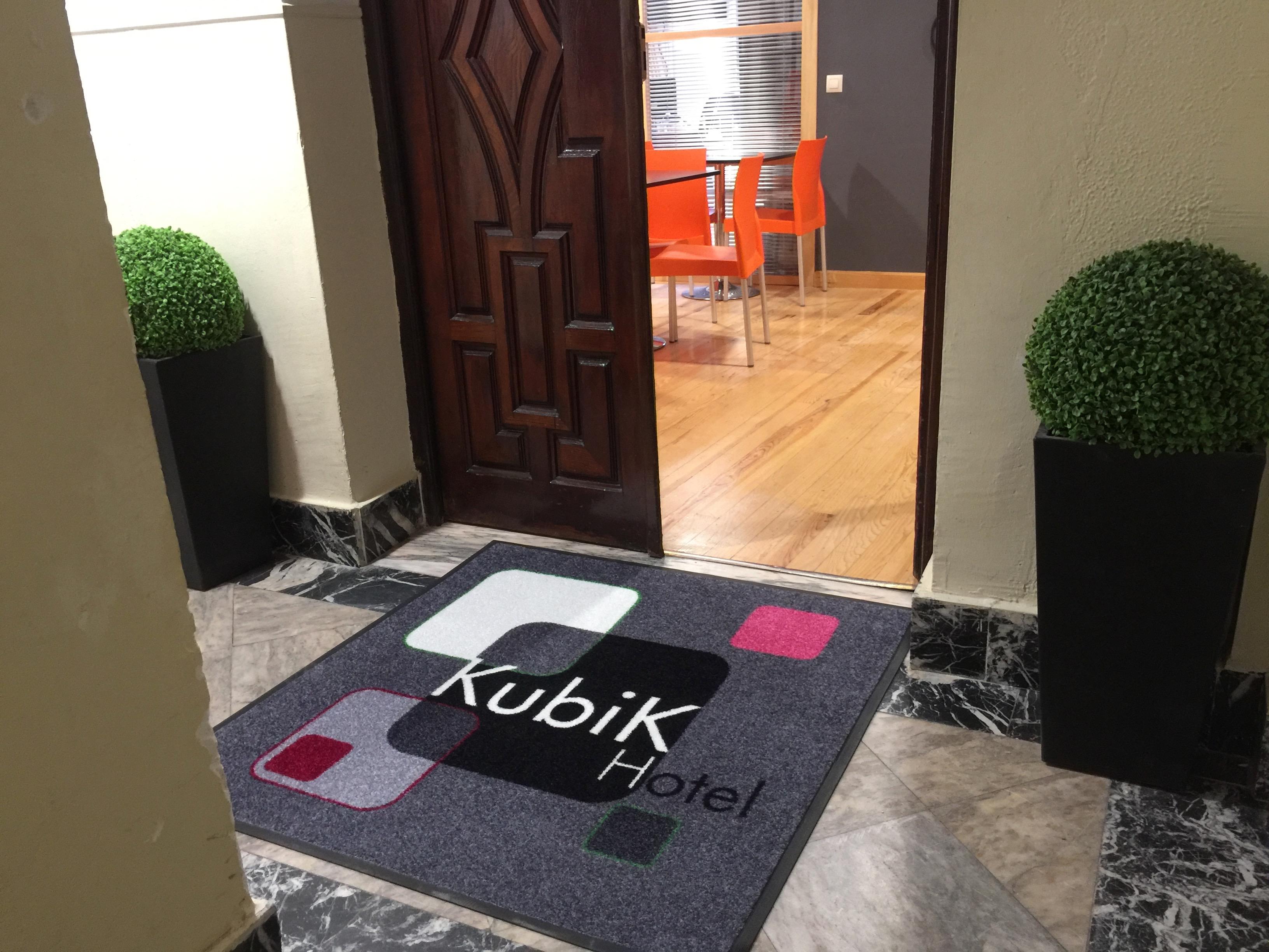 Kubik Hotel Caces Kültér fotó