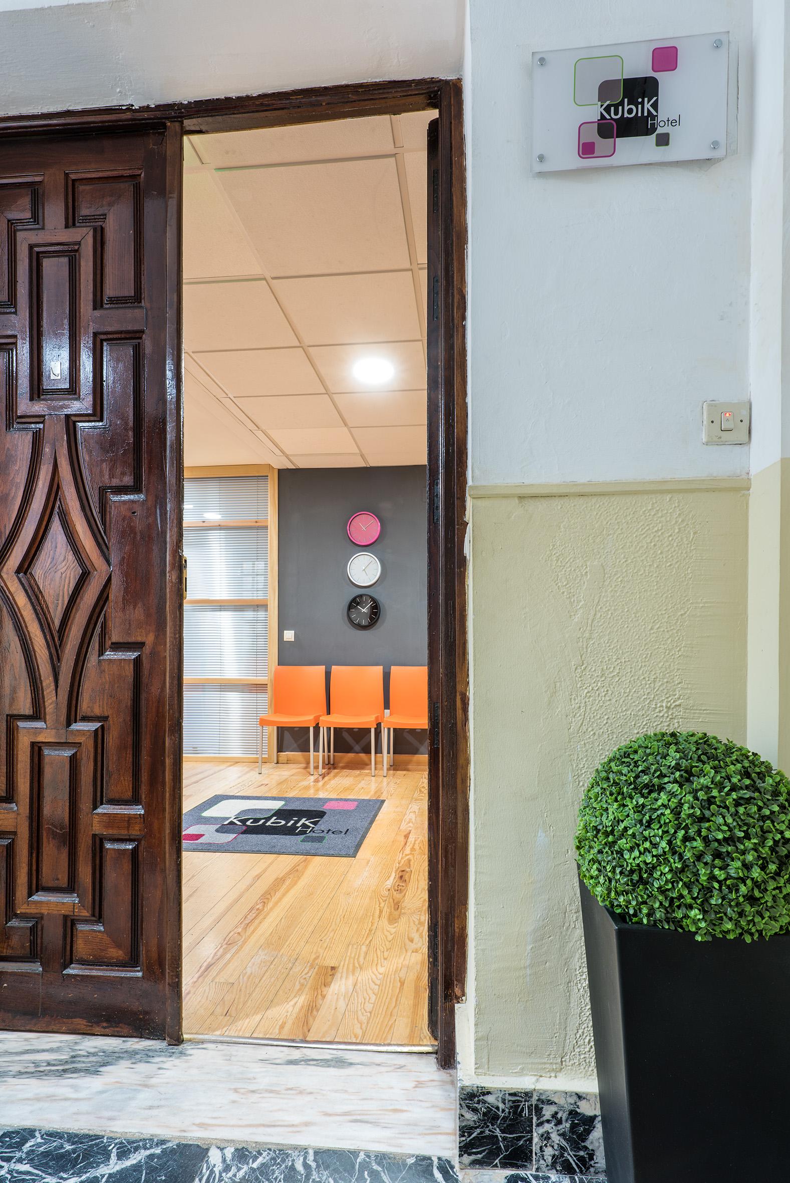 Kubik Hotel Caces Kültér fotó