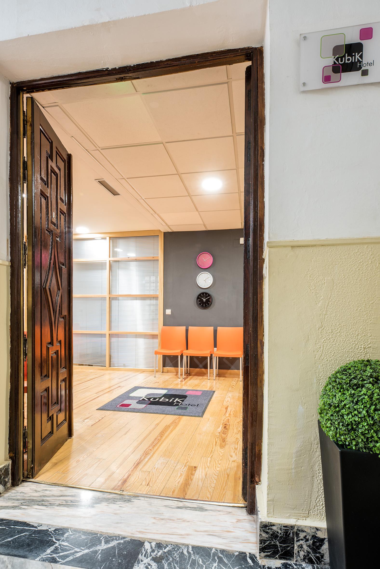 Kubik Hotel Caces Kültér fotó