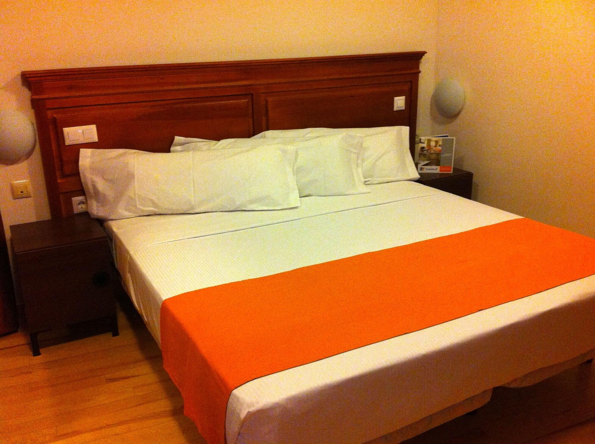 Kubik Hotel Caces Kültér fotó