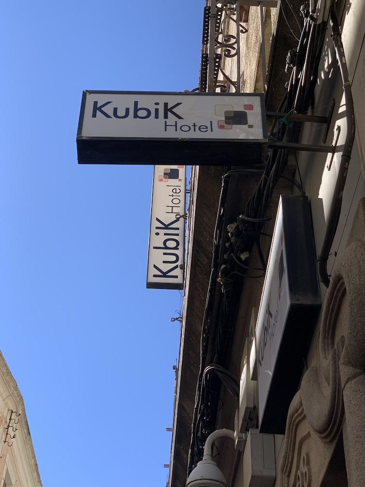 Kubik Hotel Caces Kültér fotó