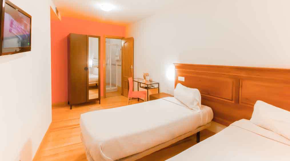 Kubik Hotel Caces Kültér fotó